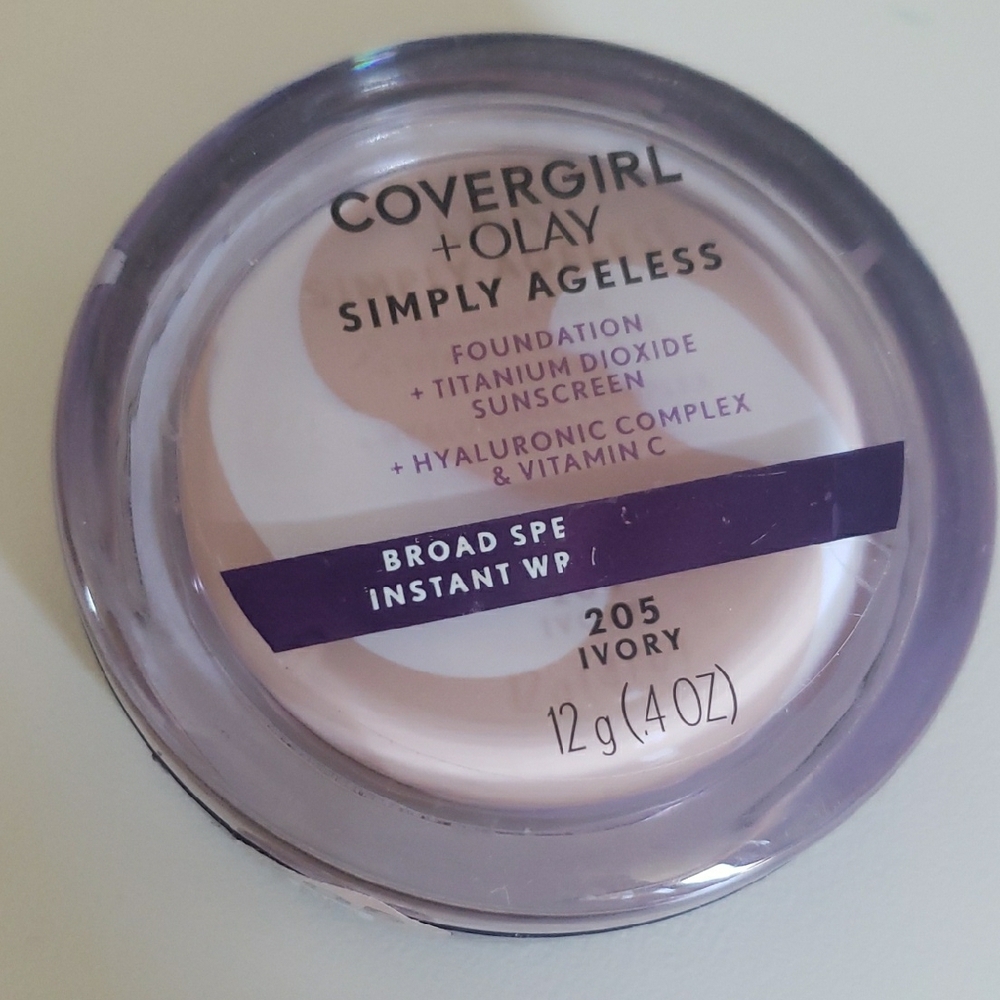 COVERGIRL + Olay Simply Ageless Foundation - Ivory